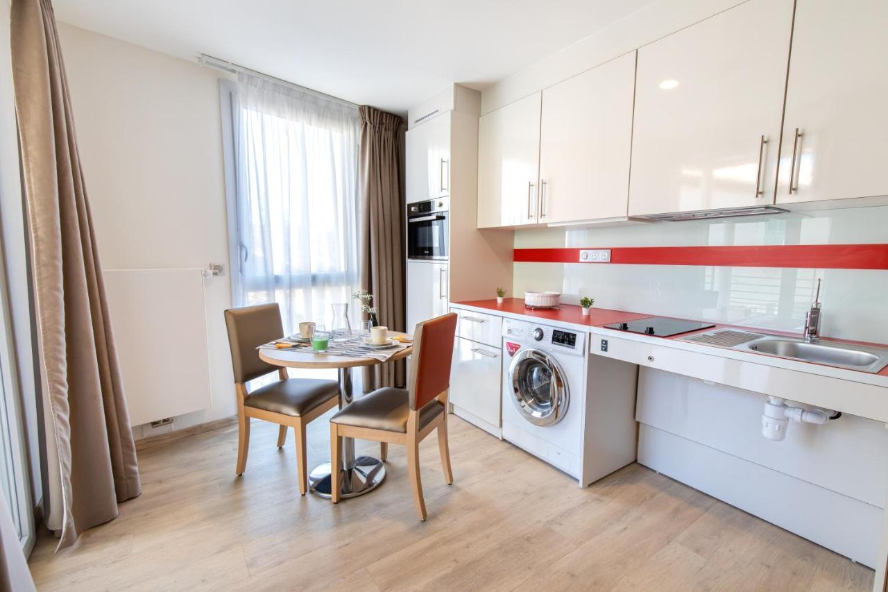 Zenao Frejus Aparthotel Bagian luar foto