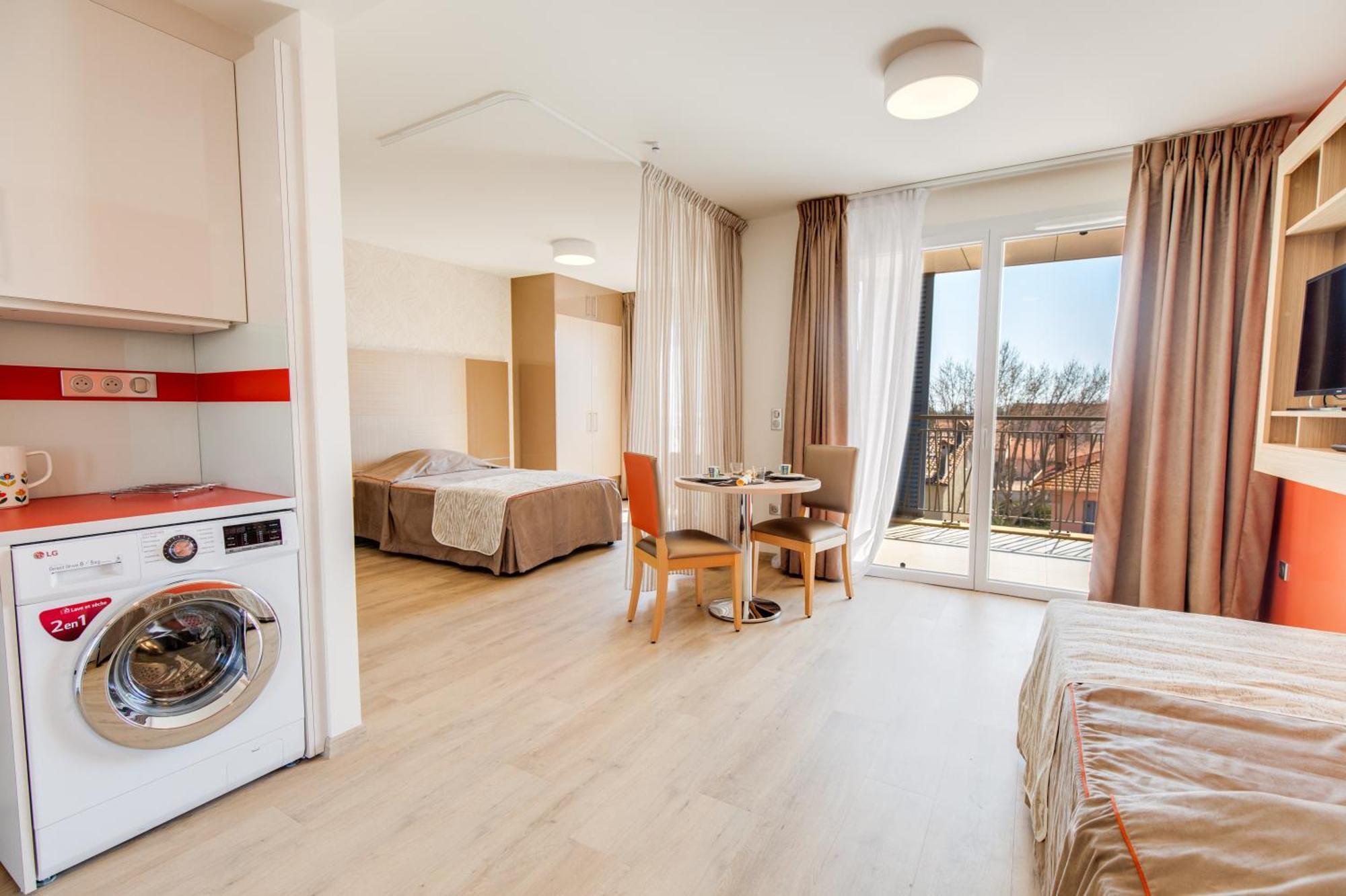Zenao Frejus Aparthotel Bagian luar foto