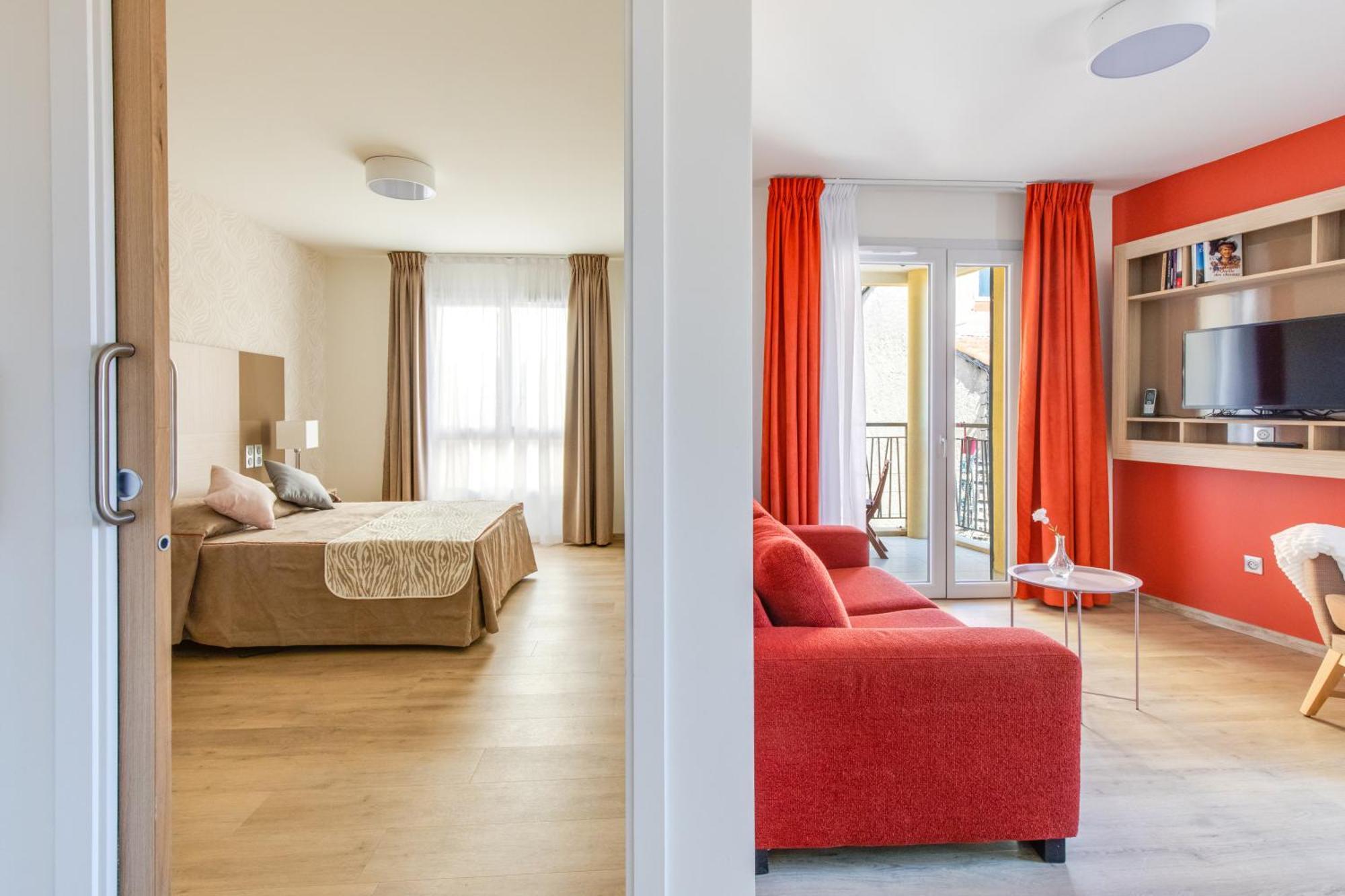 Zenao Frejus Aparthotel Bagian luar foto