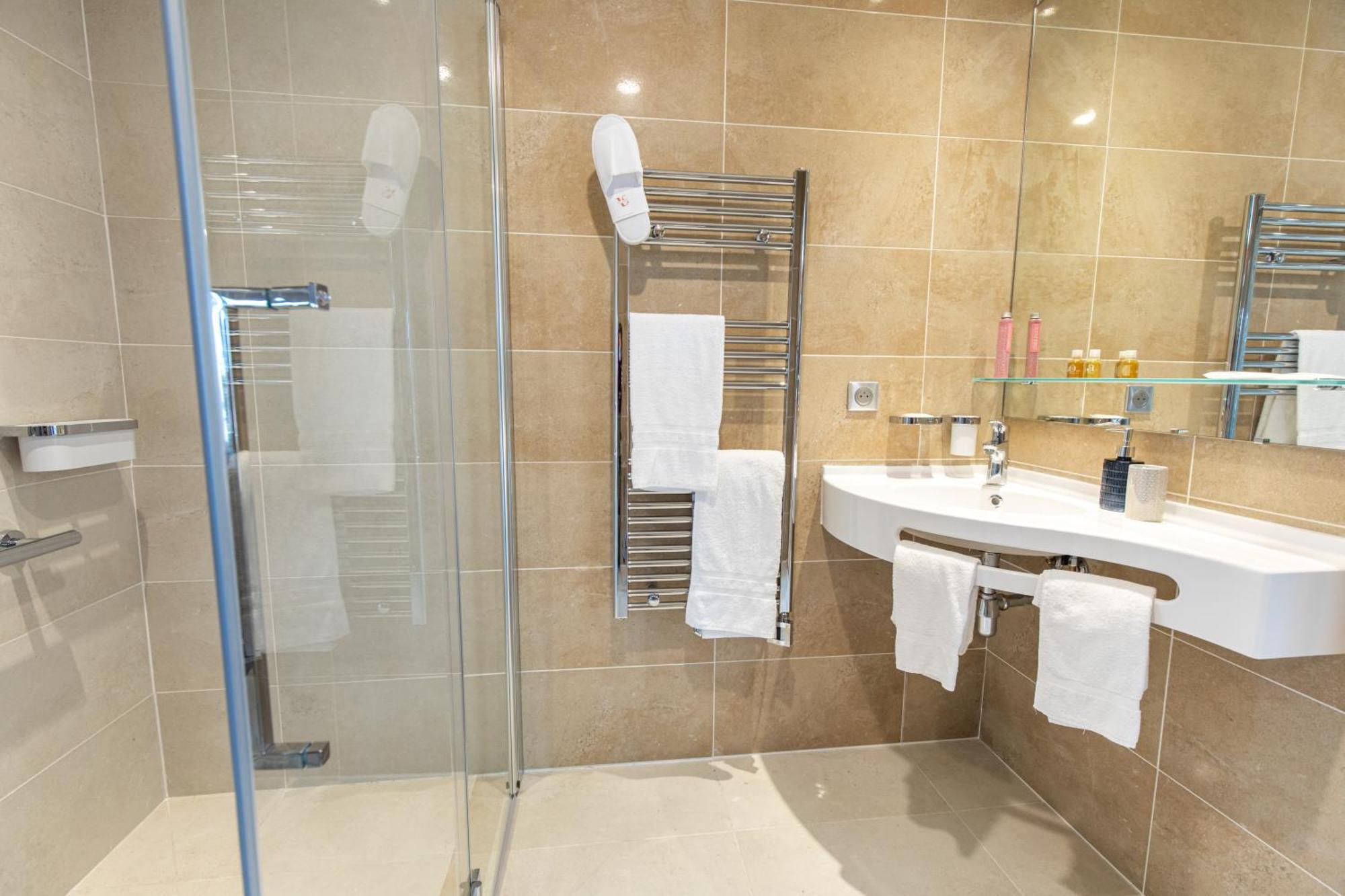 Zenao Frejus Aparthotel Bagian luar foto