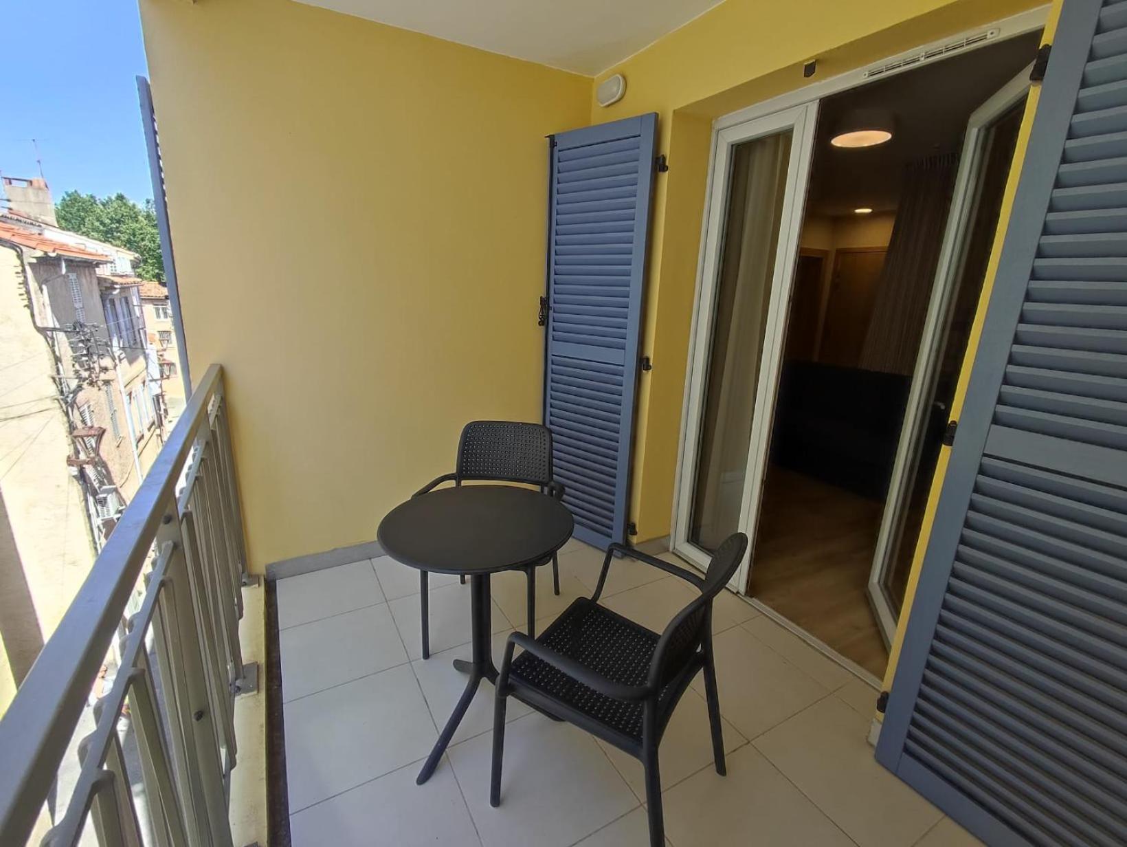 Zenao Frejus Aparthotel Bagian luar foto