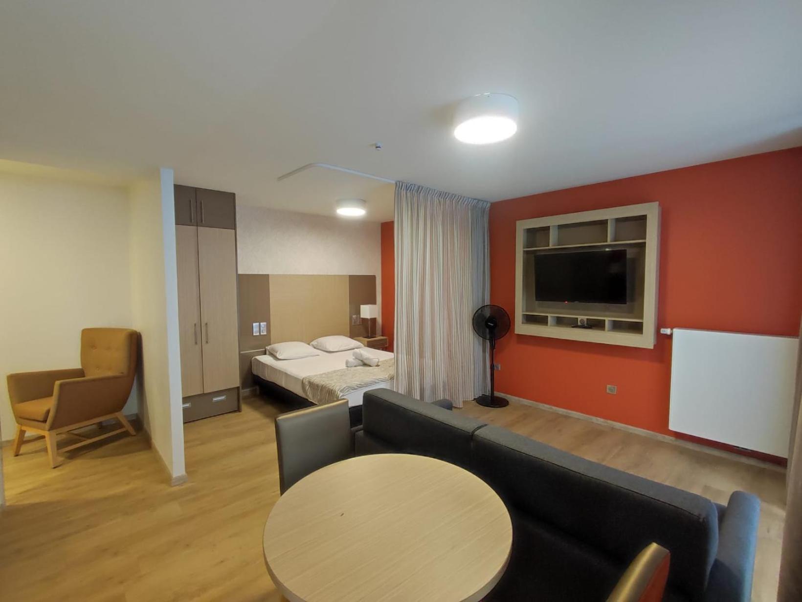 Zenao Frejus Aparthotel Bagian luar foto