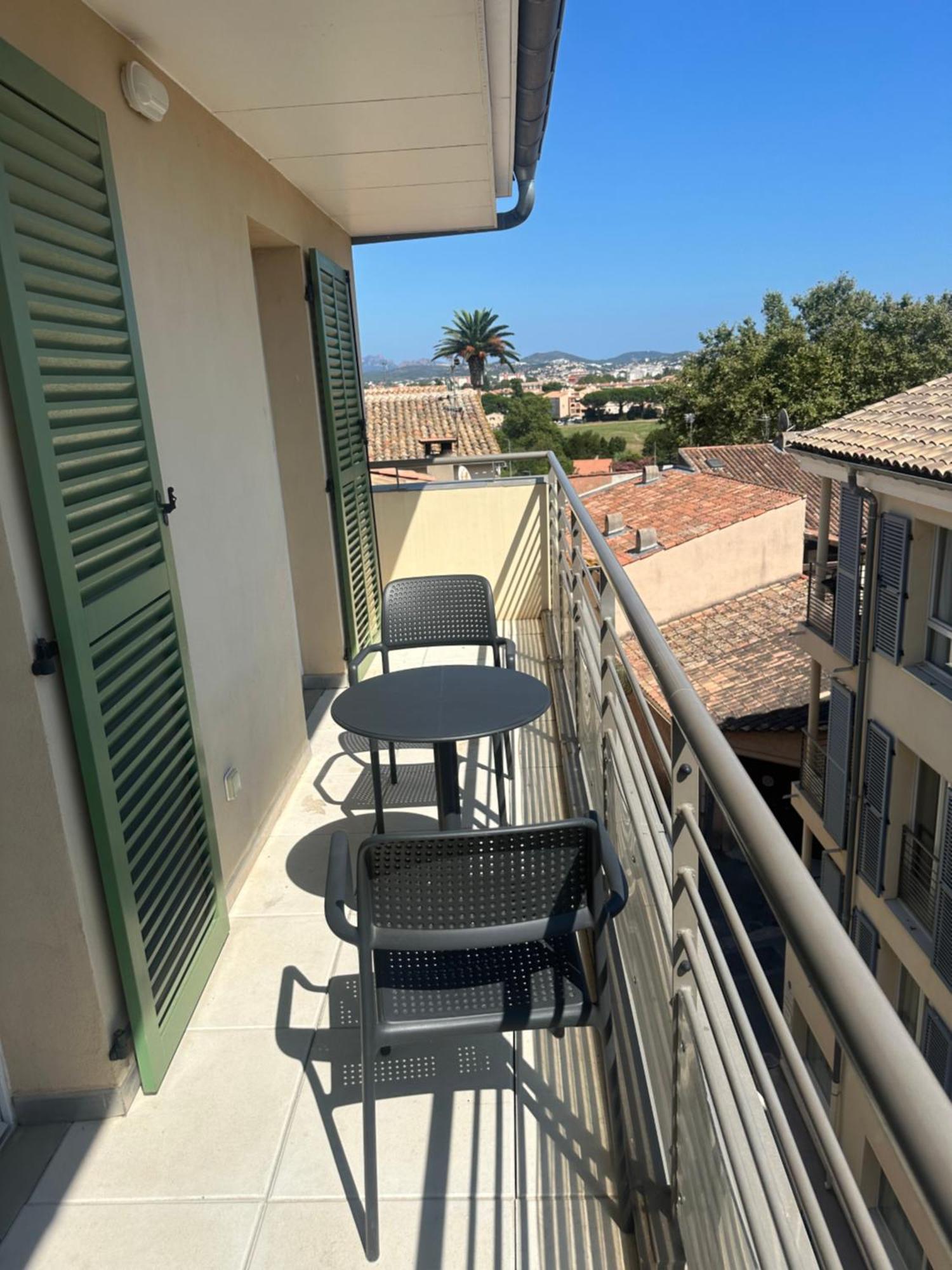 Zenao Frejus Aparthotel Bagian luar foto
